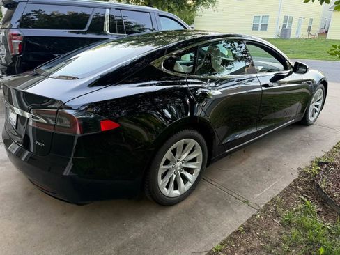 Used 2017 Tesla Model S 60D AWD/4WD image 5