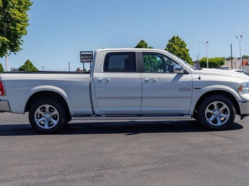 Used 2017 RAM 1500 Laramie w/ Convenience Group AWD/4WD image 5