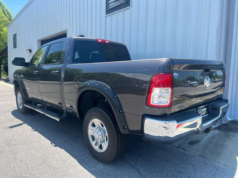 Used 2022 RAM 2500 Big Horn AWD/4WD image 2