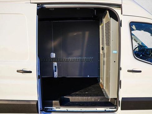 Used 2023 Ford Transit 250 image 22