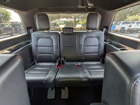 Used 2023 Lincoln Navigator Reserve AWD/4WD image 17