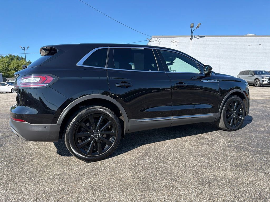 Used 2023 Lincoln Nautilus Reserve w/ Equipment Group 201A AWD/4WD image 7