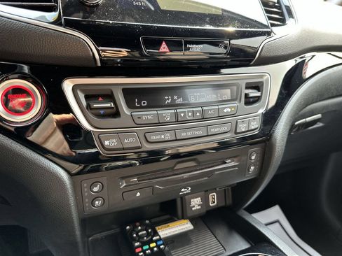 Used 2022 Honda Pilot Black Edition image 19