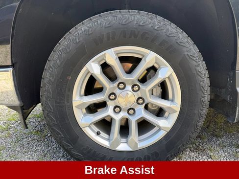 Used 2024 Chevrolet Silverado 1500 LT AWD/4WD image 11