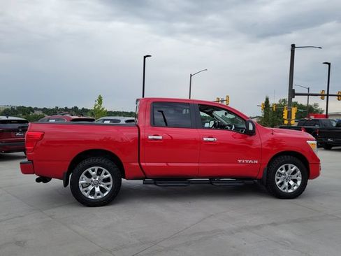 Used 2021 Nissan Titan SV w/ SV Convenience Package AWD/4WD image 6