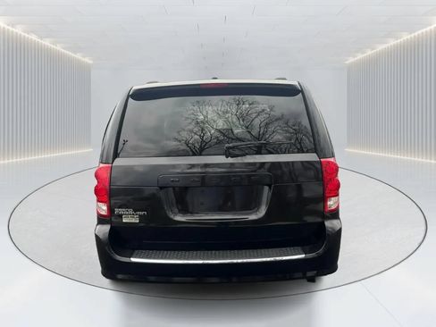 Used 2012 Dodge Grand Caravan SXT w/ UConnect Hands-Free Group FWD image 5