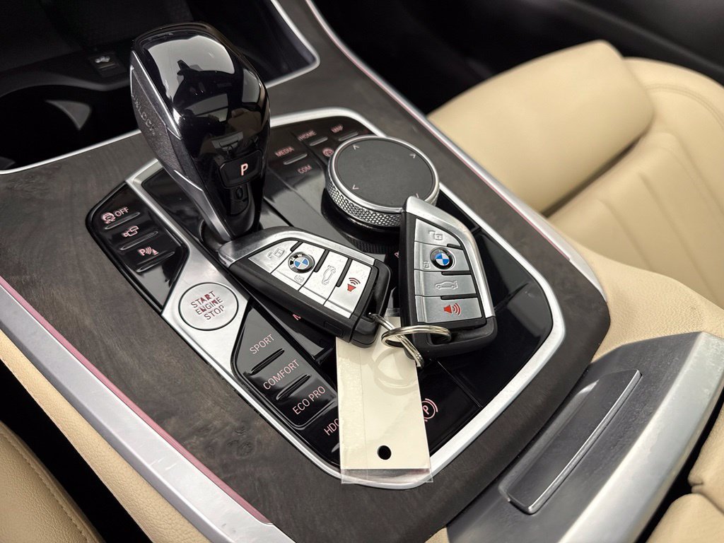 Used 2022 BMW X5 xDrive40i w/ Parking Assistance Package AWD/4WD image 28