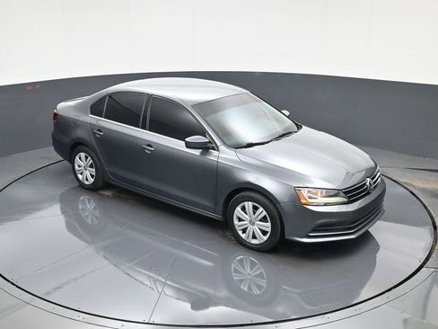 Used 2017 Volkswagen Jetta S image 24