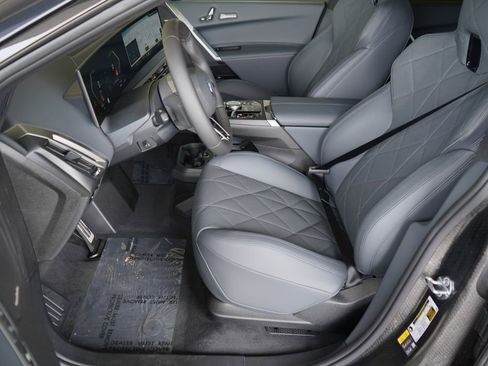 New 2026 BMW iX xDrive45 w/ M Sport Package image 9