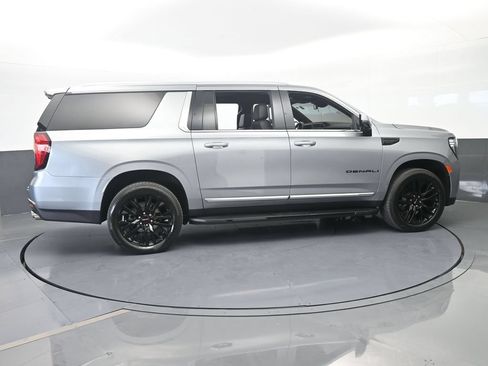 Used 2024 GMC Yukon XL Denali RWD image 7