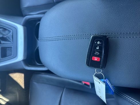 Used 2019 Toyota RAV4 XLE Premium w/ Cold Weather Package FWD image 28