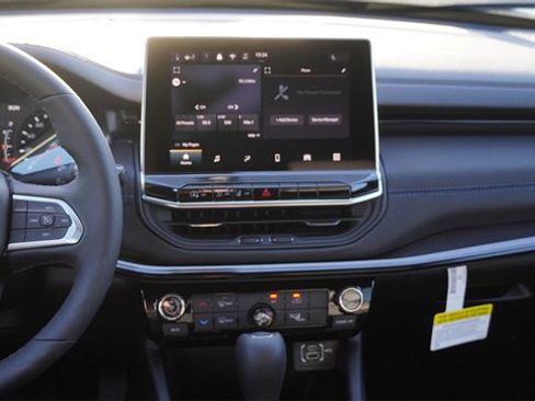 New 2026 Jeep Compass Latitude image 17