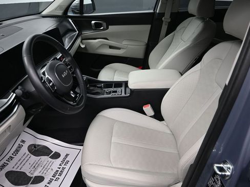 Certified 2025 Kia Sorento S AWD/4WD image 14
