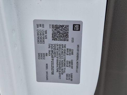 Used 2025 Chevrolet Express 2500 w/ Driver Convenience Package RWD image 30