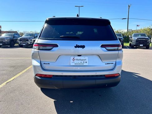 New 2025 Jeep Grand Cherokee L Limited w/ Black Appearance Package AWD/4WD image 4