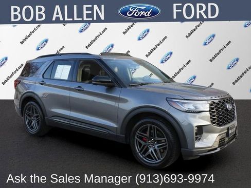 Used 2025 Ford Explorer ST image 1