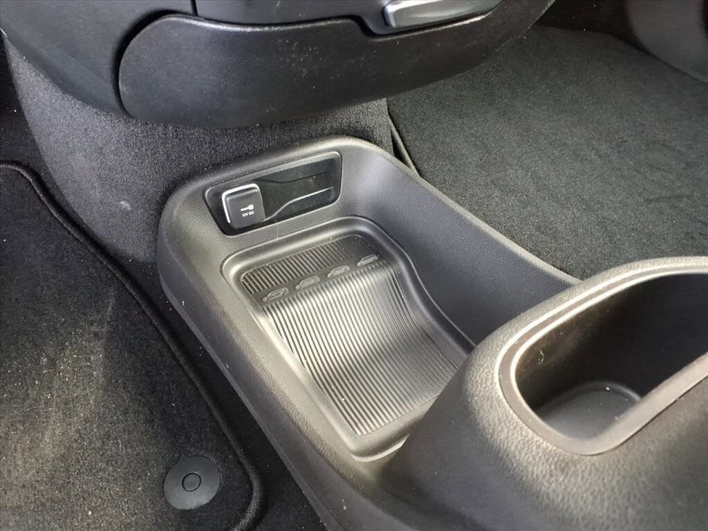 New 2026 Chrysler Voyager LX FWD image 13