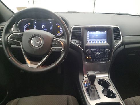 Used 2021 Jeep Grand Cherokee Laredo AWD/4WD image 22