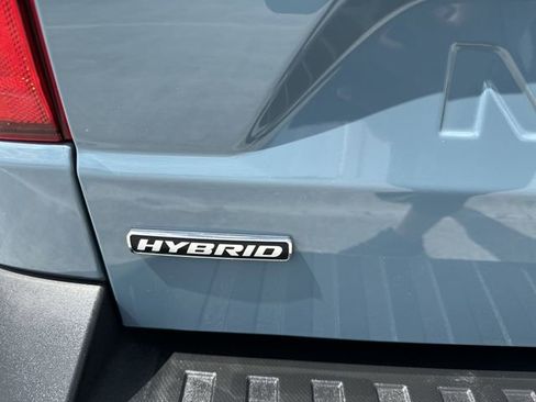 Used 2023 Ford Maverick Lariat image 12