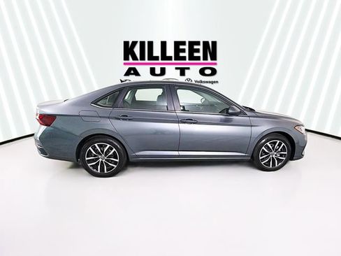 New 2026 Volkswagen Jetta SE image 8