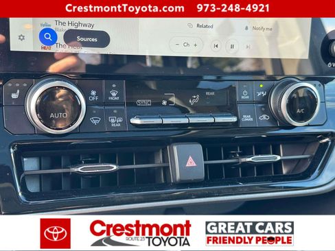 Certified 2025 Toyota Highlander XLE image 27