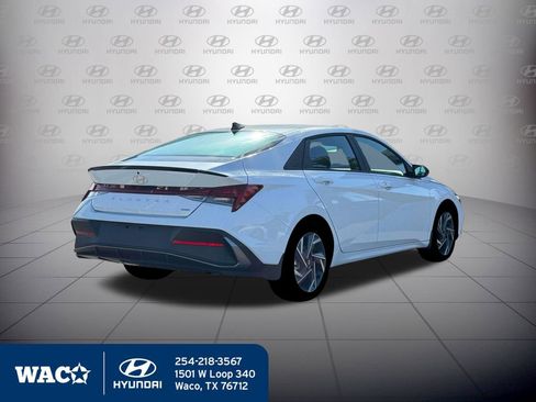 New 2025 Hyundai Elantra SEL image 8