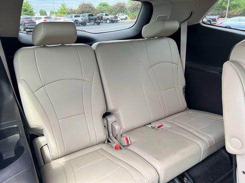Used 2018 Buick Enclave Premium w/ Experience Buick Package FWD image 12