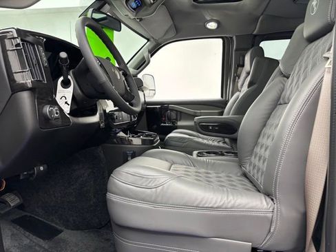 New 2026 GMC Savana 2500 w/ Driver Convenience Package RWD image 19