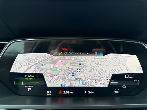 Used 2022 Audi e-tron Premium w/ Convenience Plus Package image 43