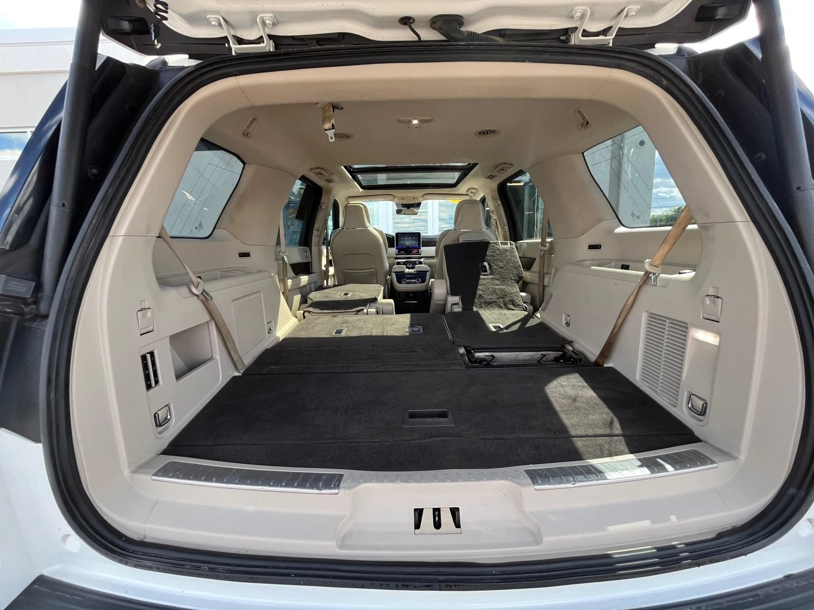 Used 2020 Lincoln Navigator Reserve w/ Luxury Package RWD image 7