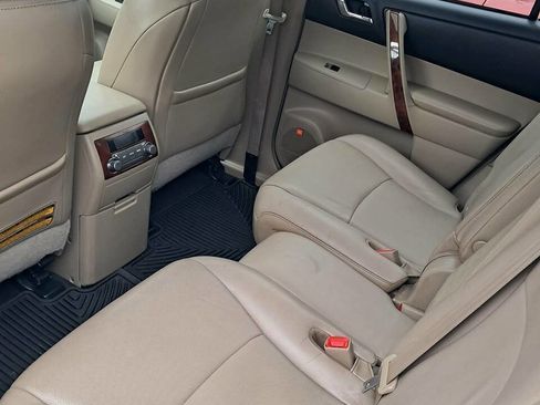Used 2012 Toyota Highlander Limited w/ Tow Pkg image 5