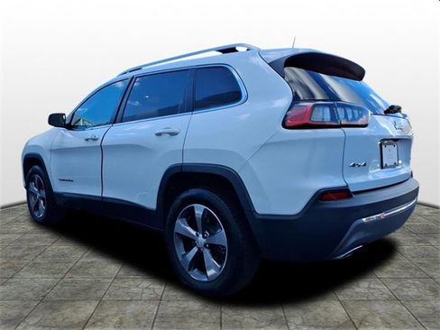 Used 2019 Jeep Cherokee Limited image 3