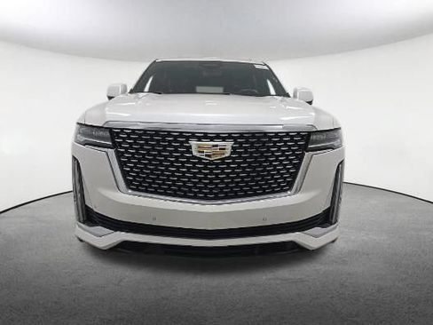 Used 2024 Cadillac Escalade ESV Premium Luxury AWD/4WD image 2