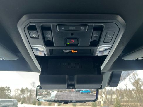 Used 2022 Toyota Tundra Platinum w/ Advanced Package image 32