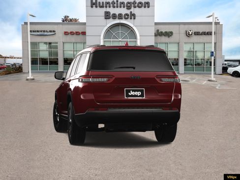 New 2025 Jeep Grand Cherokee L Laredo image 13