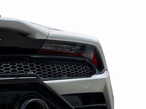 Used 2020 Lamborghini Huracan EVO image 14