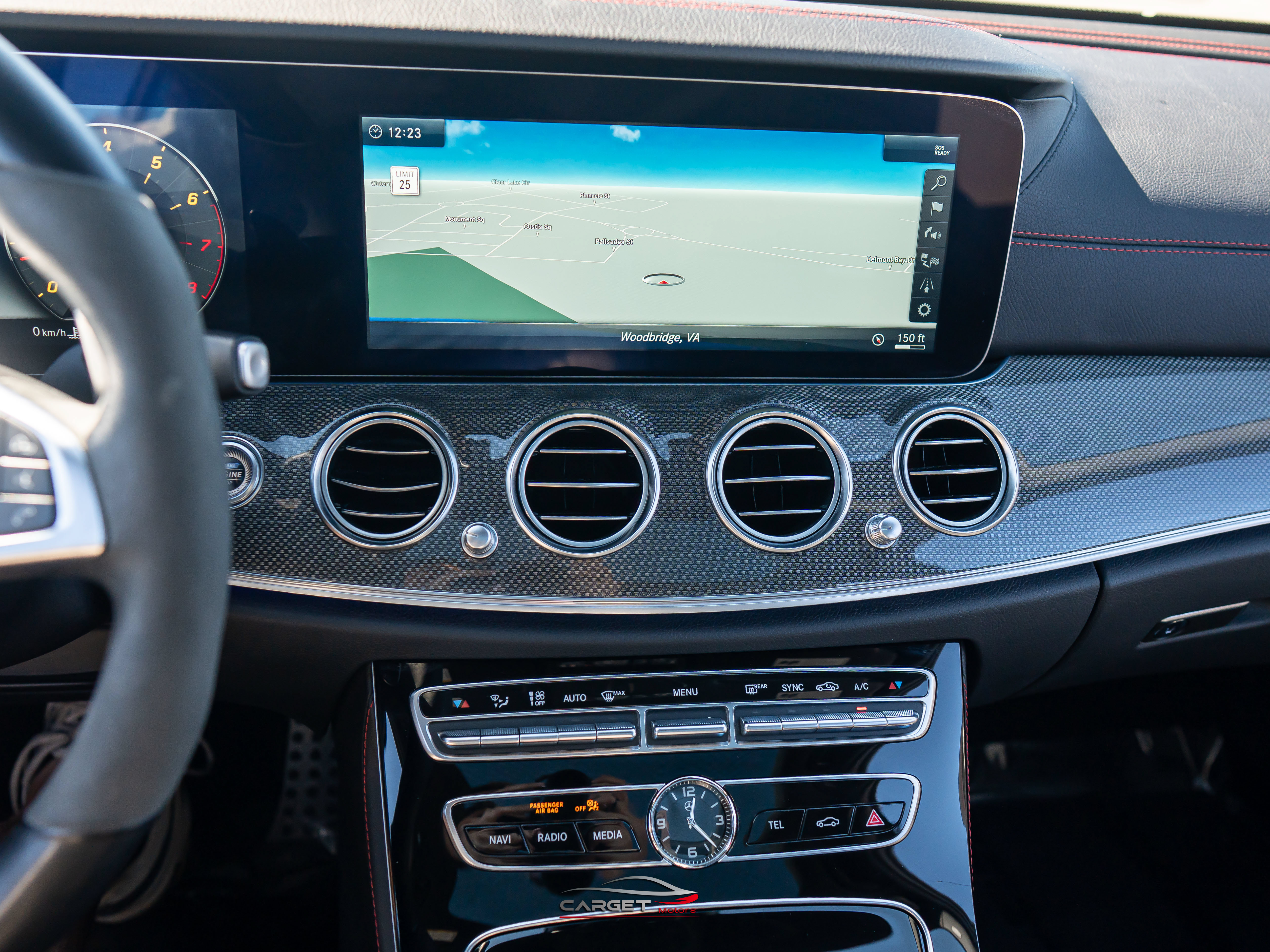 Used 2018 Mercedes-Benz E 43 AMG 4MATIC Sedan w/ Premium 3 Package image 31