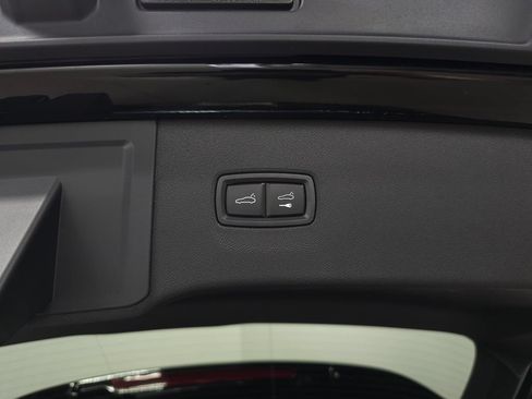 Used 2025 Porsche Cayenne GTS AWD/4WD image 6
