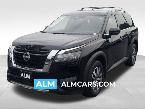 Used 2025 Nissan Pathfinder SL AWD/4WD image 1