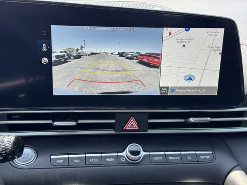 Used 2024 Hyundai Elantra SEL FWD image 17