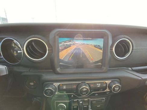 Used 2023 Jeep Wrangler Unlimited Rubicon 4xe AWD/4WD image 16