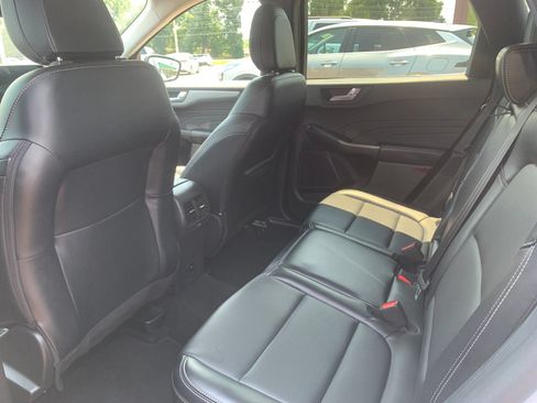 Used 2025 Ford Escape Platinum AWD/4WD image 15