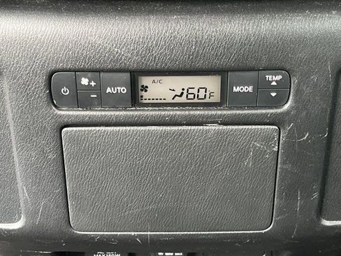 Used 2023 Nissan Armada SL w/ Captain's Chairs Package image 19