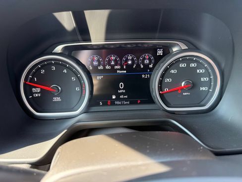 Used 2021 Chevrolet Tahoe Z71 w/ Z71 Off-Road Package AWD/4WD image 47