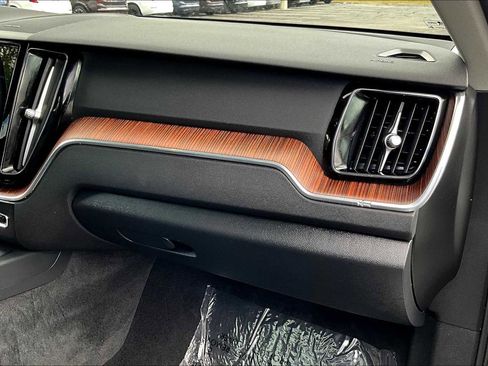 Certified 2023 Volvo XC60 B5 Plus w/ Protection Package Premier image 17