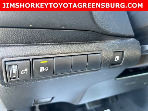 Used 2021 Toyota Corolla LE image 13
