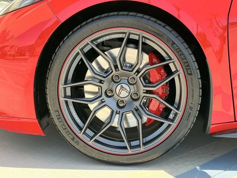 Used 2025 Chevrolet Corvette Z06 RWD image 9