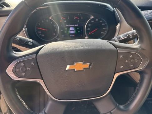 Used 2023 Chevrolet Traverse LT image 8