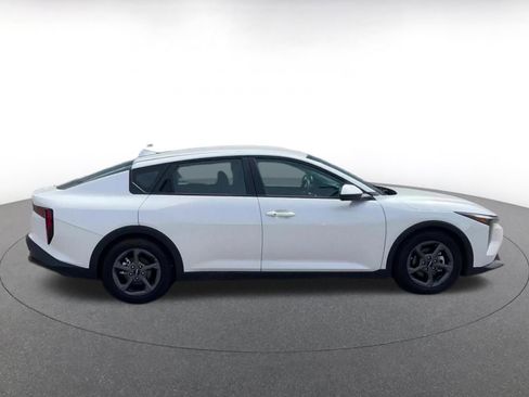 Used 2025 Kia K4 LXS image 16