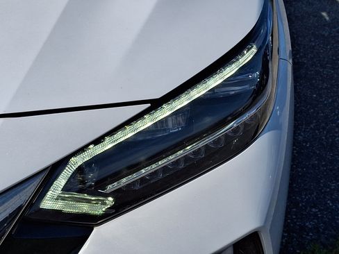 Certified 2023 Nissan Sentra SR w/ SR Premium Package FWD image 8
